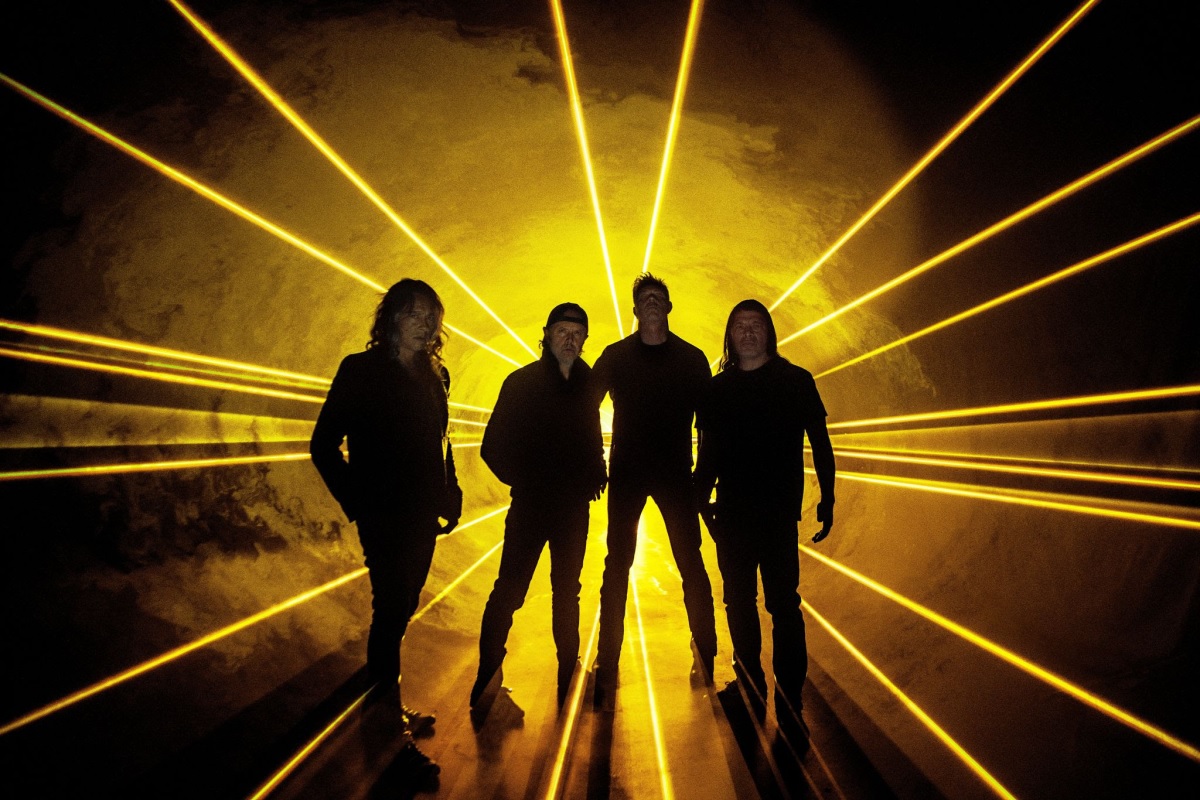 Yellow image of the metal band Metallica