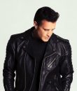Image of Creed vocalist Scott Stapp with a leather coat.