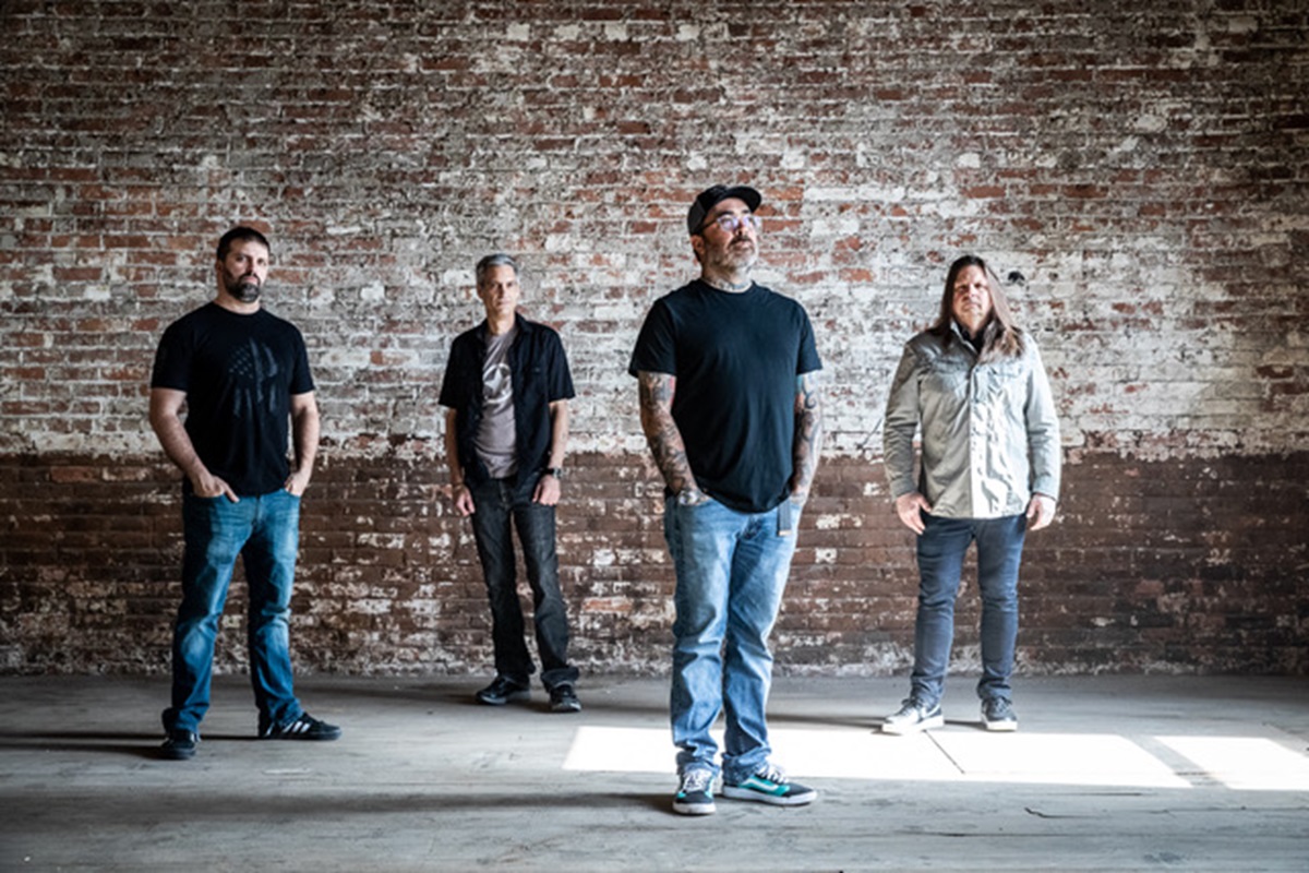 Image of the rock band Staind.