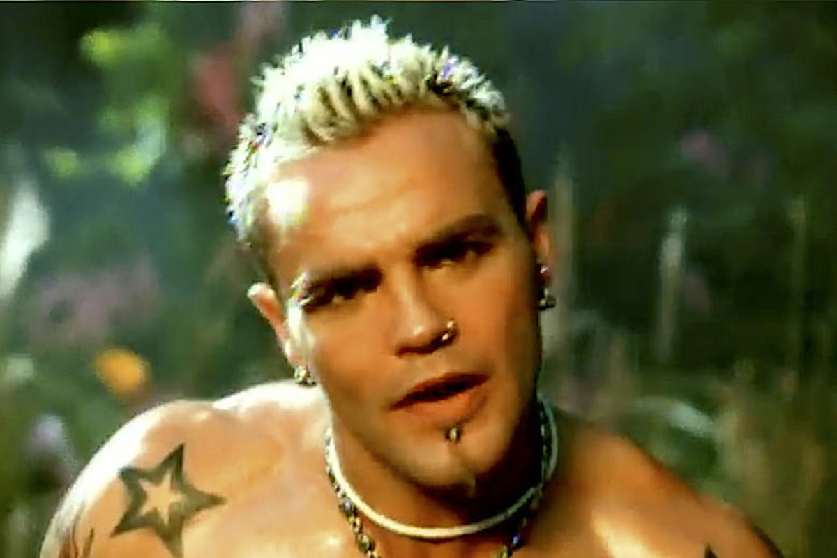 Crazy Town. Crazy Town vocalist Shifty Shellshock is dead at the age of 49.