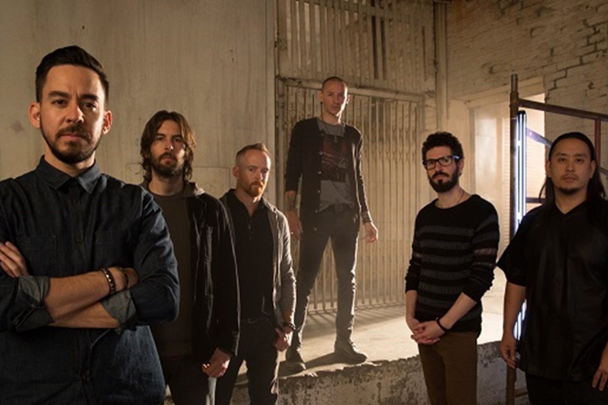 Classic Linkin Park lineup. Linkin Park guitarist Brad Delson said he wouldn't be participating in the group's much-anticipated upcoming comeback tour.