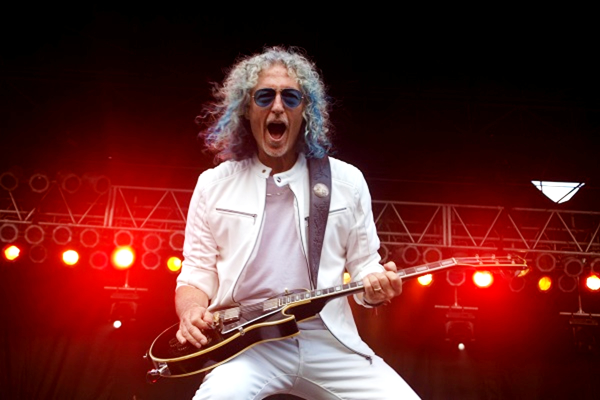 Foreigner performing live.