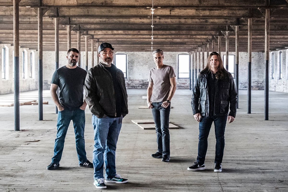 Image of the rock band Staind.